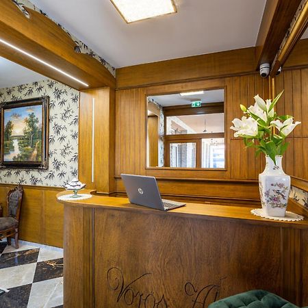 Voeroes Alom Panzio Bed and Breakfast Tiszakécske Exteriör bild