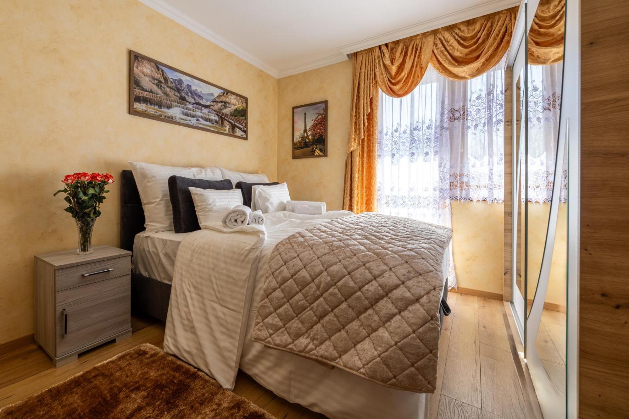 Voeroes Alom Panzio Bed and Breakfast Tiszakécske Exteriör bild