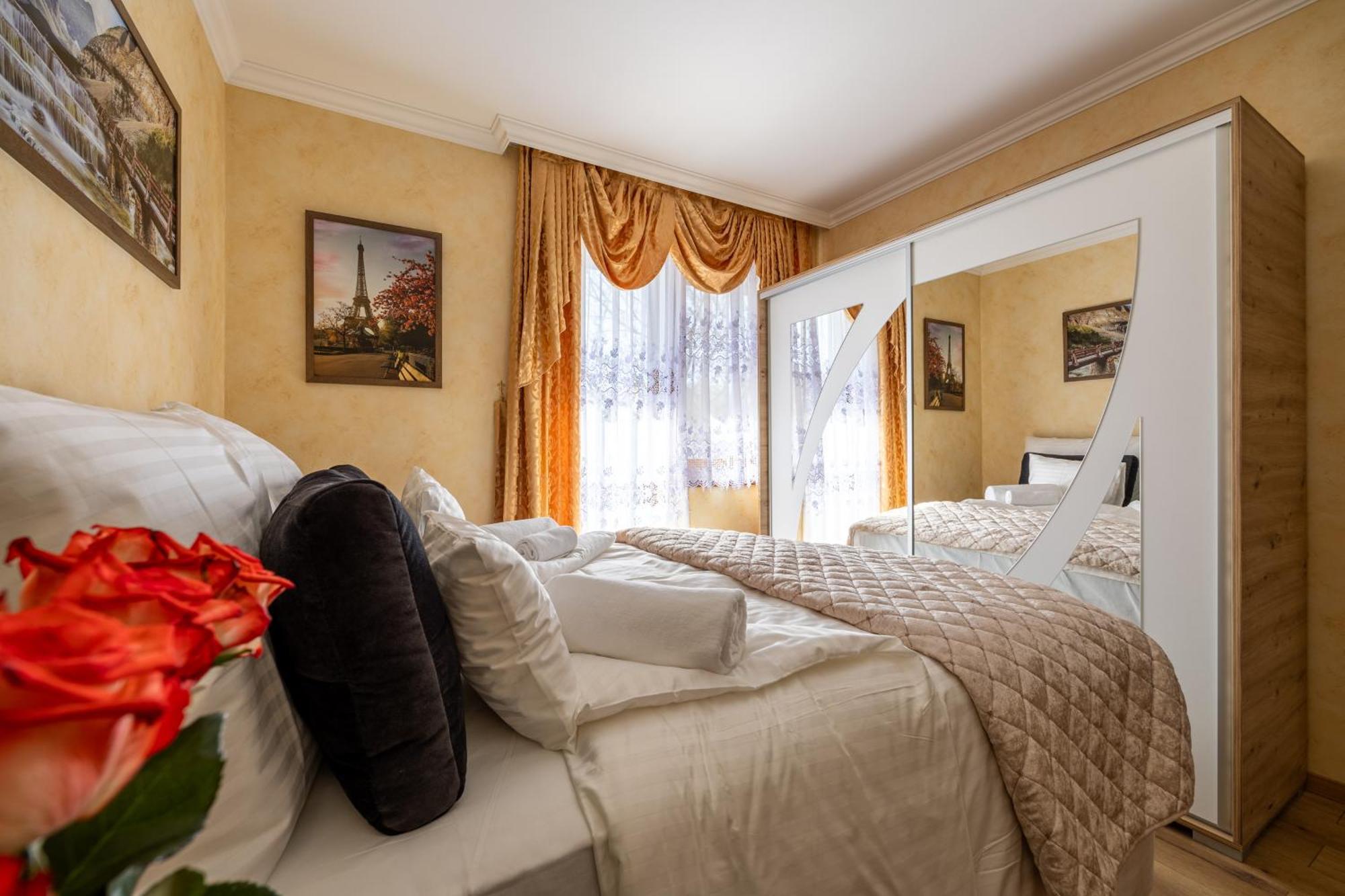 Voeroes Alom Panzio Bed and Breakfast Tiszakécske Exteriör bild