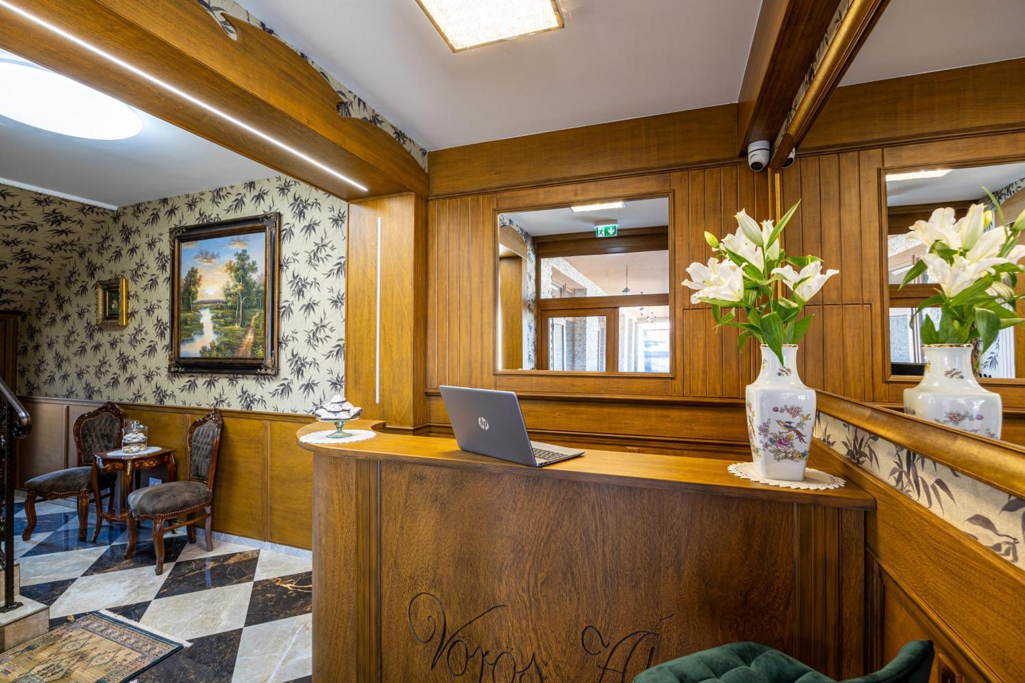 Voeroes Alom Panzio Bed and Breakfast Tiszakécske Exteriör bild